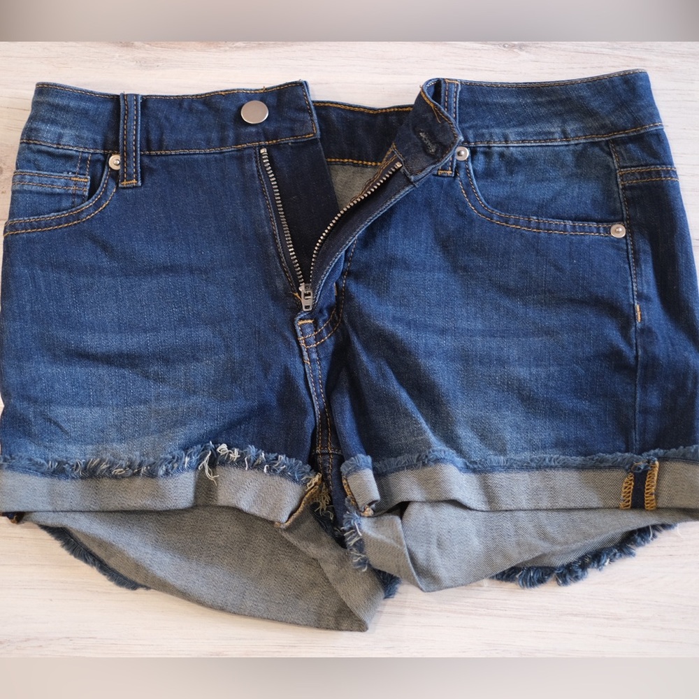 Born Primitive Womens Stretch Shorts